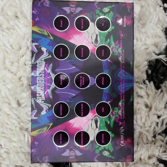 colourpop disney villains eyeshadow palette - Picture 3 of 3